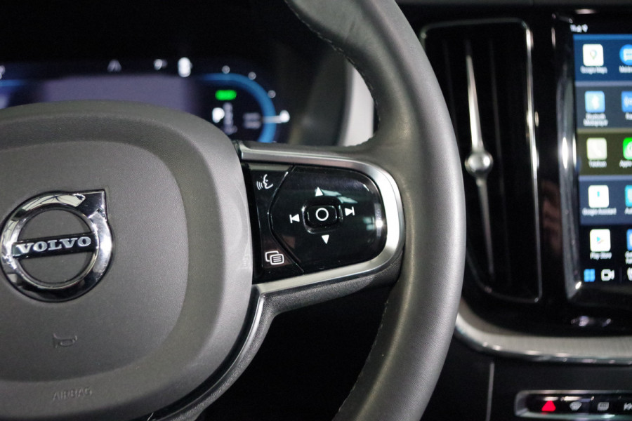 Volvo XC60 2.0 T8 Plug-in Hybrid 456 PK AWD Ultimate Bright, Long Range, Panoramadak, Wol Interieur, Trekhaak, 360 Camera,