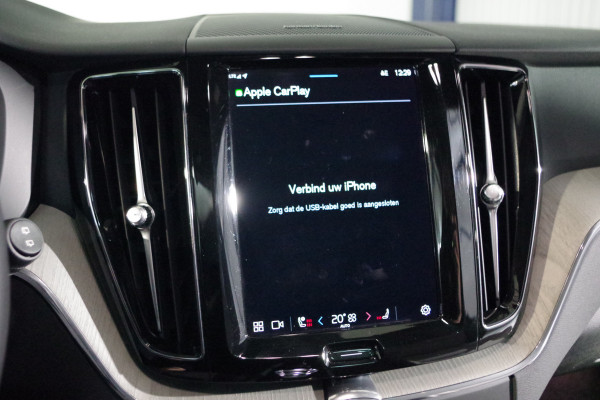 Volvo XC60 2.0 T8 Plug-in Hybrid 456 PK AWD Ultimate Bright, Long Range, Panoramadak, Wol Interieur, Trekhaak, 360 Camera,