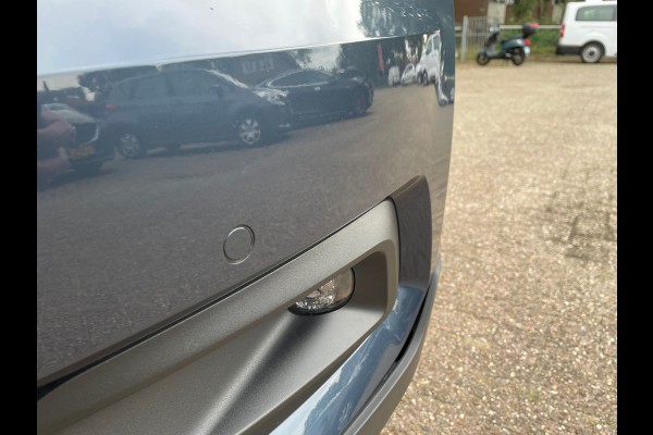 Volvo XC40 2.0 T4 Inscription | Wegklapbare trekhaak | Denim Blue + Beige leder | Stoelverwarming