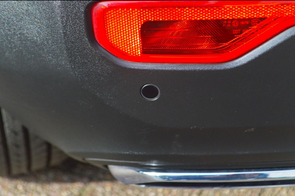 Volvo XC40 2.0 T4 Inscription | Wegklapbare trekhaak | Denim Blue + Beige leder | Stoelverwarming