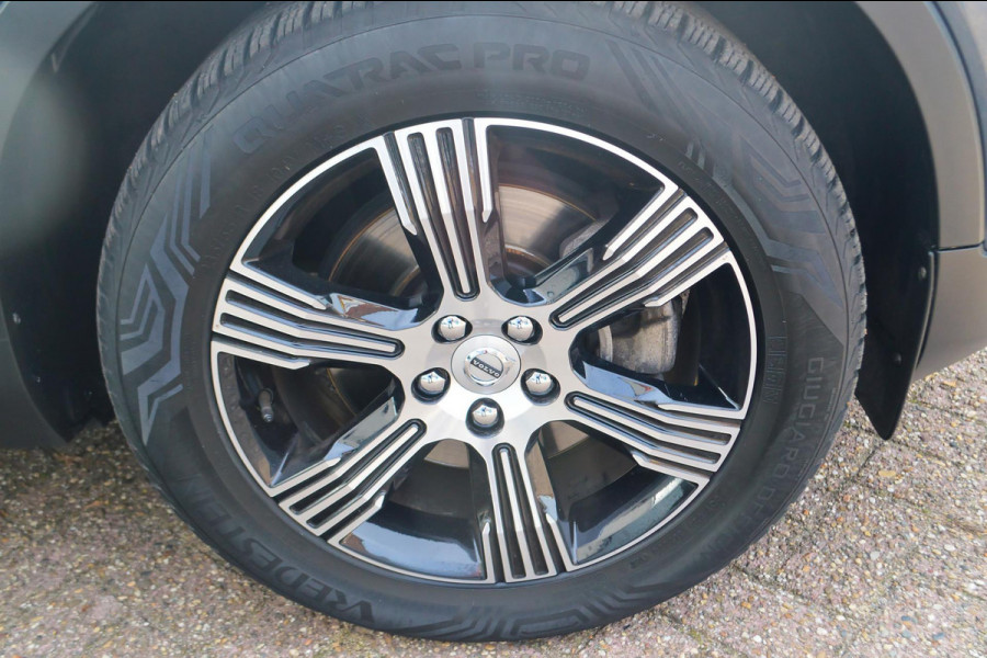 Volvo XC40 2.0 T4 Inscription | Wegklapbare trekhaak | Denim Blue + Beige leder | Stoelverwarming