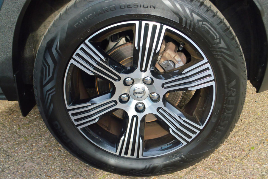 Volvo XC40 2.0 T4 Inscription | Wegklapbare trekhaak | Denim Blue + Beige leder | Stoelverwarming