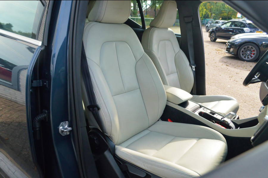 Volvo XC40 2.0 T4 Inscription | Wegklapbare trekhaak | Denim Blue + Beige leder | Stoelverwarming