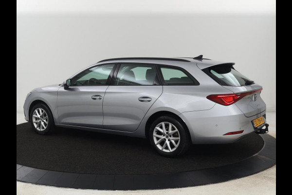 Seat Leon 1.0 eTSI Style | Trekhaak | Camera | Carplay | Full LED | Navigatie | Cruise control | Parkeerhulp | Climate control | Bluetooth