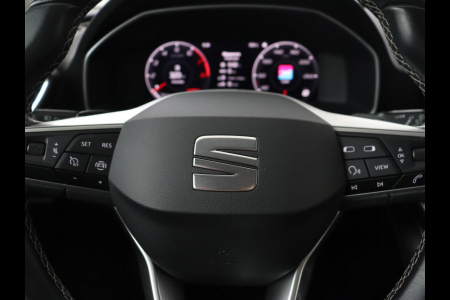 Seat Leon 1.0 eTSI Style | Trekhaak | Camera | Carplay | Full LED | Navigatie | Cruise control | Parkeerhulp | Climate control | Bluetooth