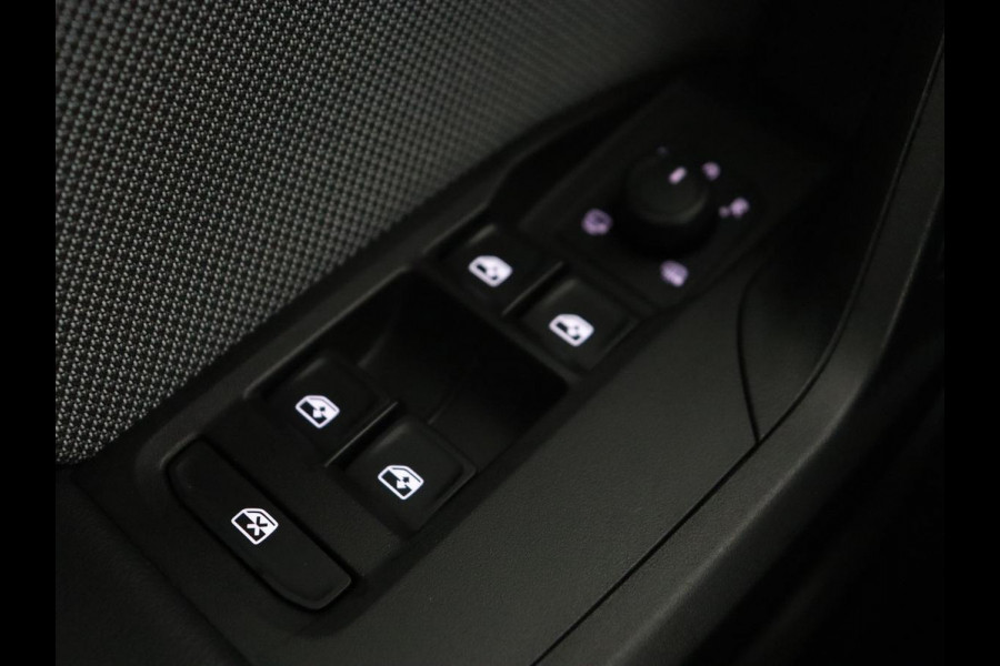 Seat Leon 1.0 eTSI Style | Trekhaak | Camera | Carplay | Full LED | Navigatie | Cruise control | Parkeerhulp | Climate control | Bluetooth