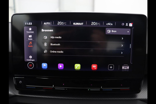 Seat Leon 1.0 eTSI Style | Trekhaak | Camera | Carplay | Full LED | Navigatie | Cruise control | Parkeerhulp | Climate control | Bluetooth