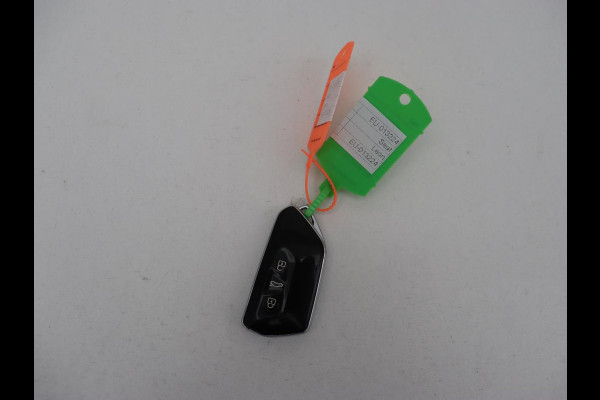 Seat Leon 1.0 eTSI Style | Trekhaak | Camera | Carplay | Full LED | Navigatie | Cruise control | Parkeerhulp | Climate control | Bluetooth