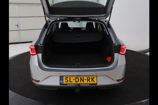 Seat Leon 1.0 eTSI Style | Trekhaak | Camera | Carplay | Full LED | Navigatie | Cruise control | Parkeerhulp | Climate control | Bluetooth