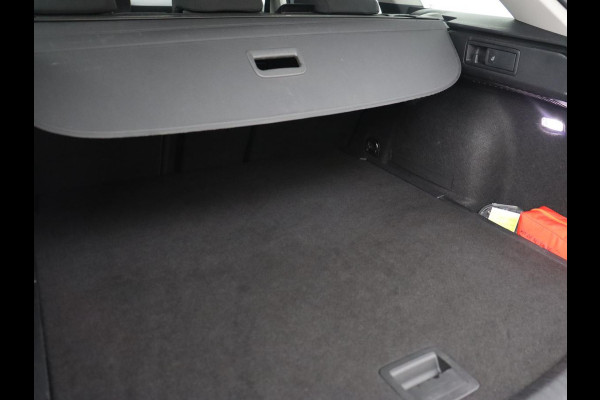 Seat Leon 1.0 eTSI Style | Trekhaak | Camera | Carplay | Full LED | Navigatie | Cruise control | Parkeerhulp | Climate control | Bluetooth