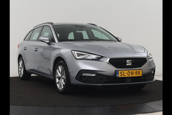 Seat Leon 1.0 eTSI Style | Trekhaak | Camera | Carplay | Full LED | Navigatie | Cruise control | Parkeerhulp | Climate control | Bluetooth