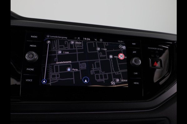 Volkswagen Polo 1.0 TSI R-Line Business 95PK | Panoramadak | Camera | Stoelverwarming | Verlengde garantie | Digitaal dashboard