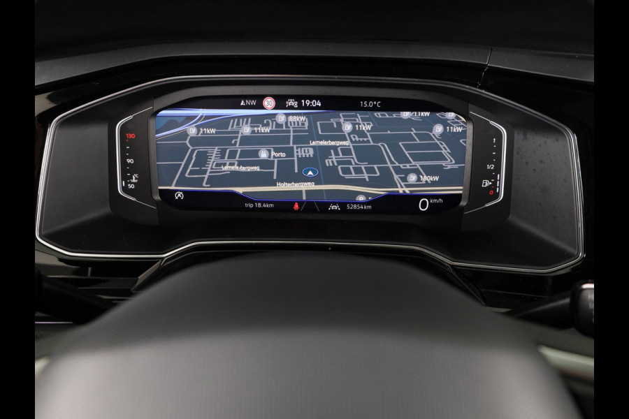 Volkswagen Polo 1.0 TSI R-Line Business 95PK | Panoramadak | Camera | Stoelverwarming | Verlengde garantie | Digitaal dashboard