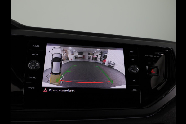 Volkswagen Polo 1.0 TSI R-Line Business 95PK | Panoramadak | Camera | Stoelverwarming | Verlengde garantie | Digitaal dashboard