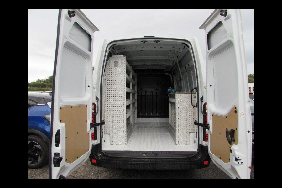 Renault Master T33 2.3 dCi 135 L2H2 Comfort 135pk | Airco | Cruise Controle | BPM vrij | Compleet ingericht, incl. werkbank!