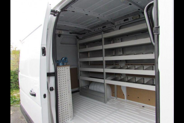 Renault Master T33 2.3 dCi 135 L2H2 Comfort 135pk | Airco | Cruise Controle | BPM vrij | Compleet ingericht, incl. werkbank!