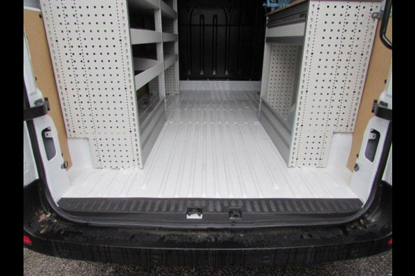 Renault Master T33 2.3 dCi 135 L2H2 Comfort 135pk | Airco | Cruise Controle | BPM vrij | Compleet ingericht, incl. werkbank!