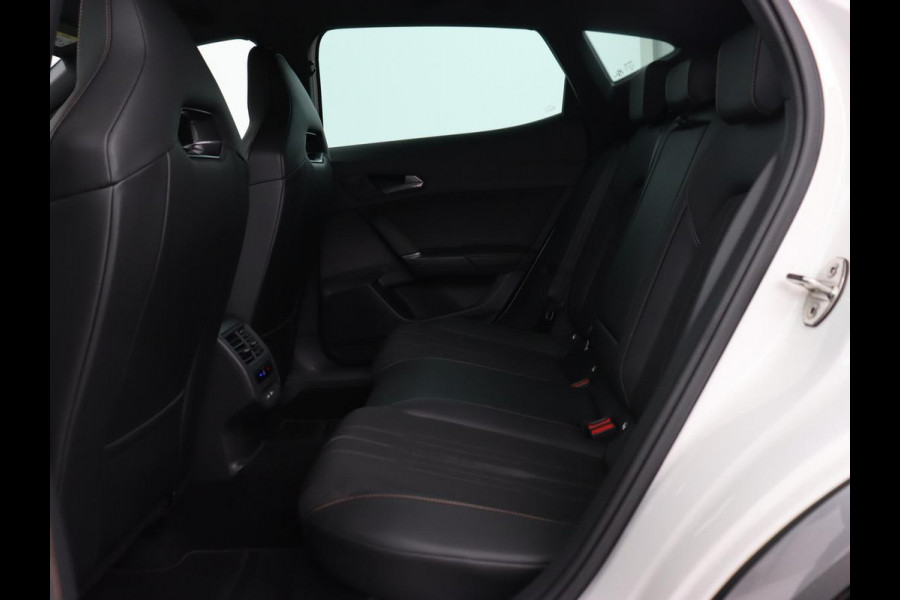 CUPRA Formentor 1.4 eHybrid VZ | 245pk | Stoelverwarming | Adaptive cruise | Memory | Camera | Navigatie | Sfeerverlichting | Keyless | Full LED | Sportstoelen | PHEV | Plug In