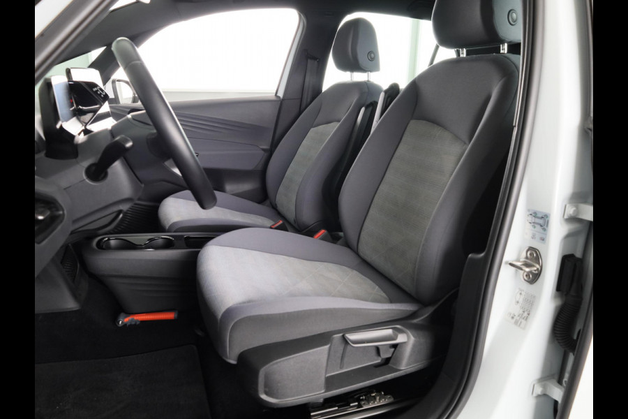 Volkswagen ID.3 First 58 kWh 204 PK | Steunhaak | Navigatie | Parkeersensoren | Stoelverwarming