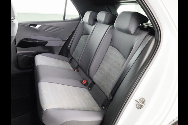 Volkswagen ID.3 First 58 kWh 204 PK | Steunhaak | Navigatie | Parkeersensoren | Stoelverwarming