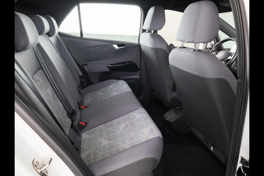Volkswagen ID.3 First 58 kWh 204 PK | Steunhaak | Navigatie | Parkeersensoren | Stoelverwarming
