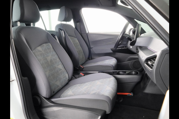 Volkswagen ID.3 First 58 kWh 204 PK | Steunhaak | Navigatie | Parkeersensoren | Stoelverwarming