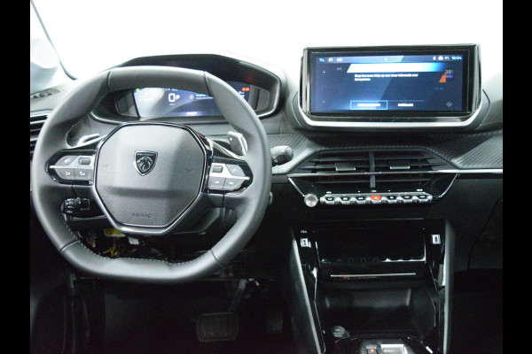 Peugeot 208 1.2 Hybrid 110 e-DCS6 Allure Private lease actie: € 376,- p/m o.b.v 48 mnd en 5.000 km per jaar  ACHTERUITRIJCAMERA MET SENSOREN | NAVIGATIE & CARPLAY | E.C.C. |