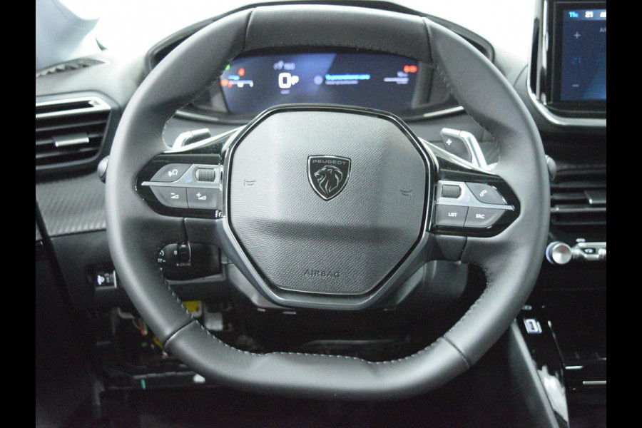 Peugeot 208 1.2 Hybrid 110 e-DCS6 Allure Private lease actie: € 376,- p/m o.b.v 48 mnd en 5.000 km per jaar  ACHTERUITRIJCAMERA MET SENSOREN | NAVIGATIE & CARPLAY | E.C.C. |