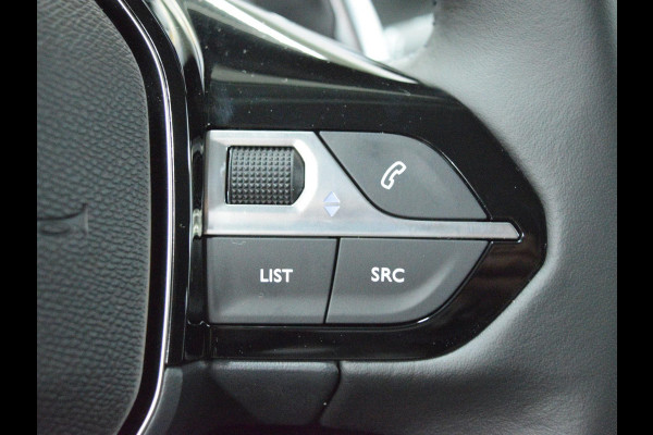 Peugeot 208 1.2 Hybrid 110 e-DCS6 Allure Private lease actie: € 376,- p/m o.b.v 48 mnd en 5.000 km per jaar  ACHTERUITRIJCAMERA MET SENSOREN | NAVIGATIE & CARPLAY | E.C.C. |