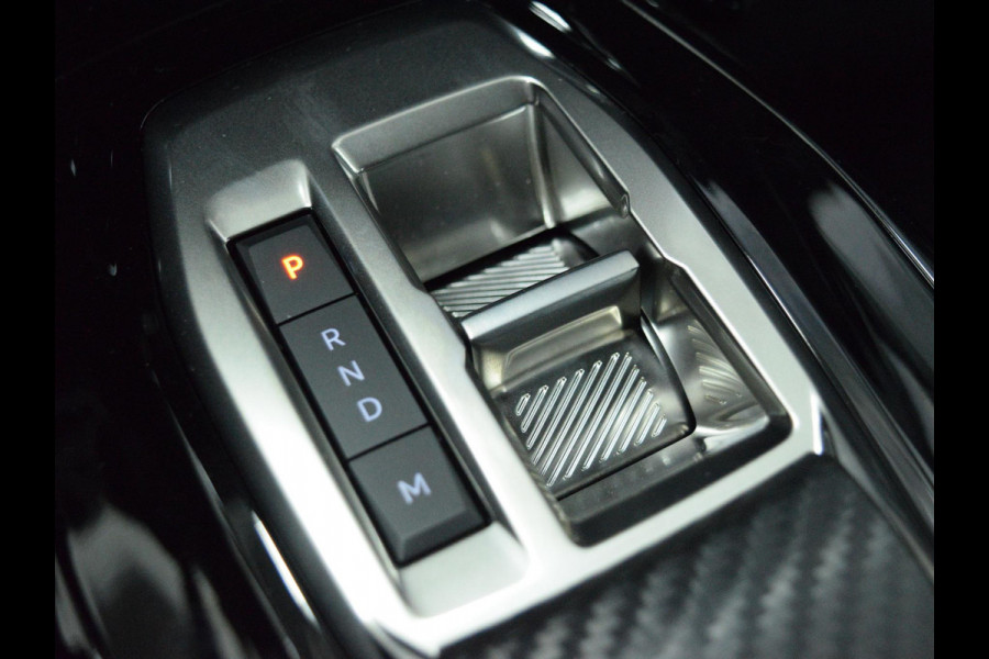 Peugeot 208 1.2 Hybrid 110 e-DCS6 Allure Private lease actie: € 376,- p/m o.b.v 48 mnd en 5.000 km per jaar  ACHTERUITRIJCAMERA MET SENSOREN | NAVIGATIE & CARPLAY | E.C.C. |