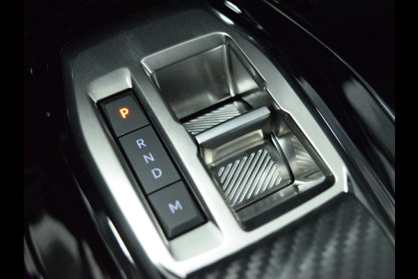 Peugeot 208 1.2 Hybrid 110 e-DCS6 Allure Private lease actie: € 376,- p/m o.b.v 48 mnd en 5.000 km per jaar  ACHTERUITRIJCAMERA MET SENSOREN | NAVIGATIE & CARPLAY | E.C.C. |