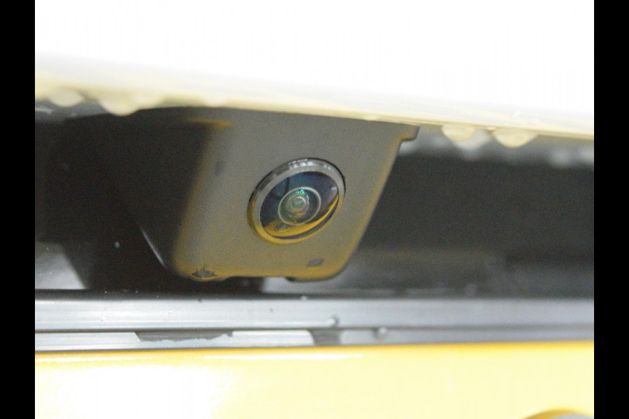 Peugeot 208 1.2 Hybrid 110 e-DCS6 Allure Private lease actie: € 376,- p/m o.b.v 48 mnd en 5.000 km per jaar  ACHTERUITRIJCAMERA MET SENSOREN | NAVIGATIE & CARPLAY | E.C.C. |