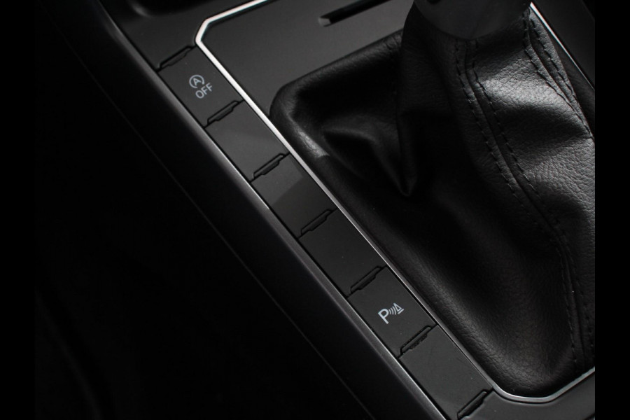 Volkswagen Polo 1.0 TSI R-Line DSG Navigatie App Connect Climate Control DAB LED Parkeer sensoren Cruise control adaptive Lichtmetalen velgen