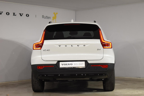 Volvo XC40 B4 211PK Automaat Plus Dark / Navigatie / Adaptive Cruise / Harman Kardon / Stuur- & Stoelverwarming / Elektrische achterklep / Achteruitrijcamera / Elektrische stoelverst. met geheugen / Extra getint glas / Microtech/Nubuck