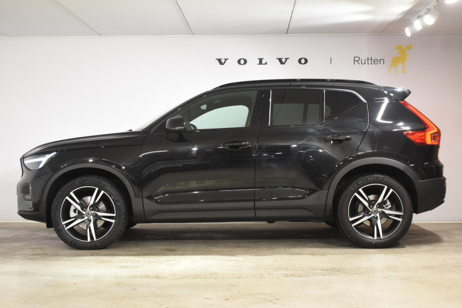 Volvo XC40 B4 211PK Automaat Plus Dark / Navigatie / Adaptive Cruise / Harman Kardon / Stuur- & Stoelverwarming / Elektrische achterklep / Achteruitrijcamera / Elektrische stoelverst. met geheugen / Extra getint glas / Microtech/Nubuck