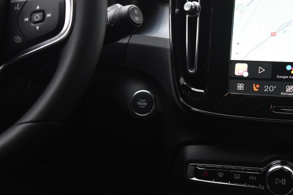 Volvo XC40 B4 211PK Automaat Plus Dark / Navigatie / Adaptive Cruise / Harman Kardon / Stuur- & Stoelverwarming / Elektrische achterklep / Achteruitrijcamera / Elektrische stoelverst. met geheugen / Extra getint glas / Microtech/Nubuck
