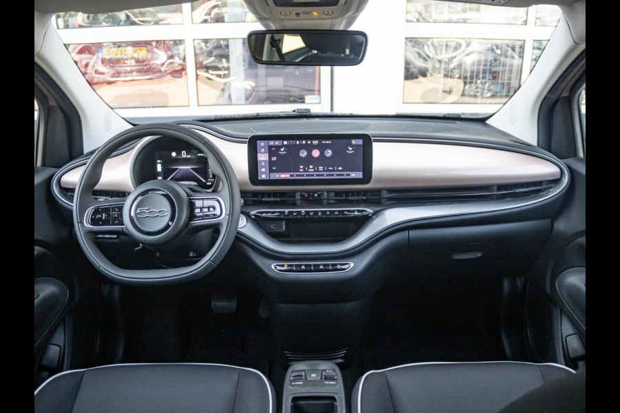 Fiat 500E 42 kWh | 17% Bijtelling | Clima | Cruise | Pack Winter | BSM | 16" | LED | Apple Carplay