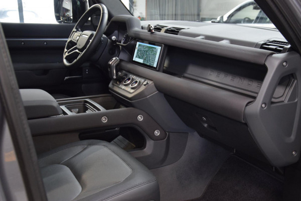 Land Rover Defender 110 3.0 D300 110 X-Dynamic 6-Cill Panoramadak|Lane-Assist|5-pers|22 inch|301pk!!