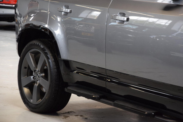 Land Rover Defender 110 3.0 D300 110 X-Dynamic 6-Cill Panoramadak|Lane-Assist|5-pers|22 inch|301pk!!