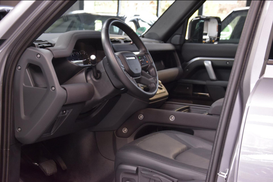 Land Rover Defender 110 3.0 D300 110 X-Dynamic 6-Cill Panoramadak|Lane-Assist|5-pers|22 inch|301pk!!