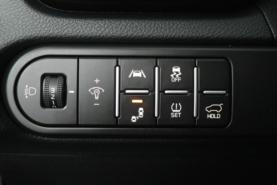 Kia Ceed Sportswagon 1.5 T-GDi DynamicPlusLine (TREKHAAK, STOEL/STUUR VERWARMING, ACHTERUITRIJCAMERA, LANE-ASSIST, SENSOREN)
