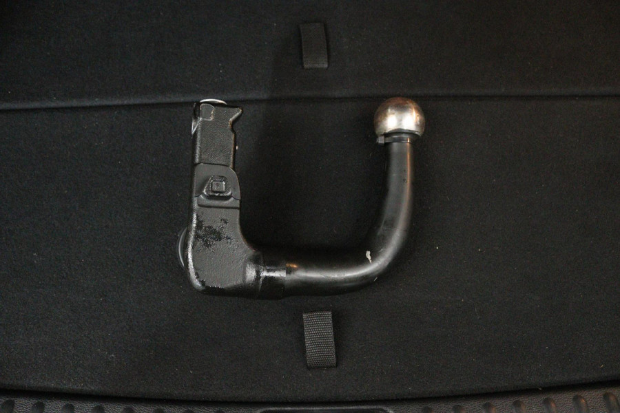 Kia Ceed Sportswagon 1.5 T-GDi DynamicPlusLine (TREKHAAK, STOEL/STUUR VERWARMING, ACHTERUITRIJCAMERA, LANE-ASSIST, SENSOREN)