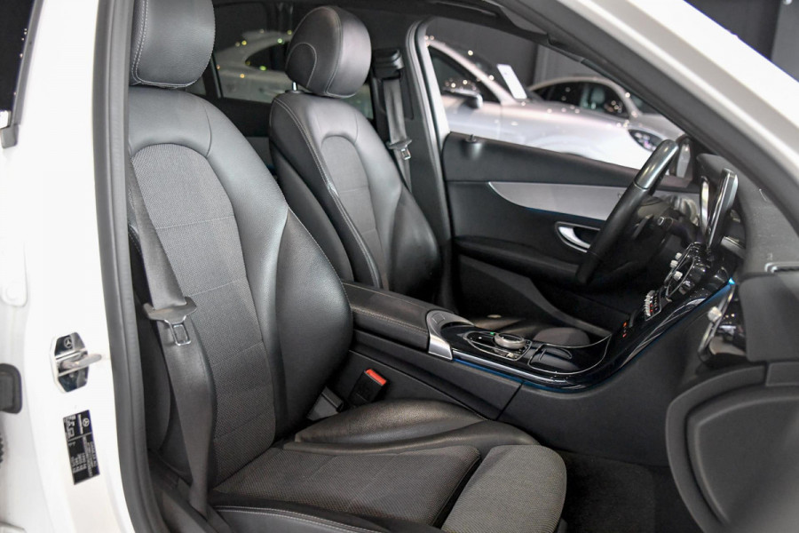 Mercedes-Benz C-Klasse 180 AMG-Line. Pano, Burmester, Camera, Sfeer, 9-Traps, Diamond White Pearl!