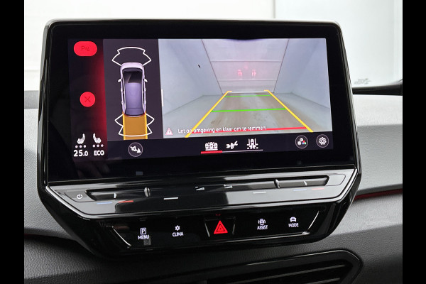Volkswagen ID.3 First Plus 58 kWh (TREKHAAK, SFEERVERLICHTING, CAMERA, STOELVERWARMING, MATRIX)
