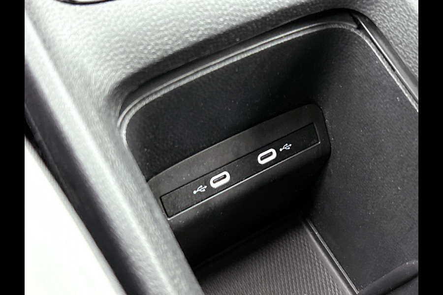 Volkswagen ID.3 First Plus 58 kWh (TREKHAAK, SFEERVERLICHTING, CAMERA, STOELVERWARMING, MATRIX)