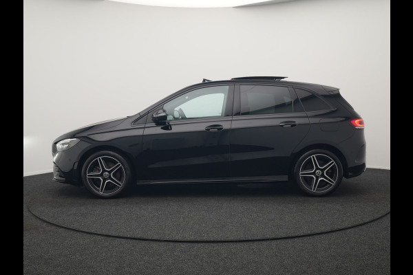Mercedes-Benz B-Klasse 250 e Business Solution AMG Limited Plug In Hybrid 218pk Dealer O.H. PHEV | Trekhaak Af Fabriek | Panodak | Adaptive Cruise | 360 Camera | Alcantara Sportstoelen Verwarmd | Widescreen Navi | Apple Carplay | Sfeerverlichting | Blis | Virtual | DAB |