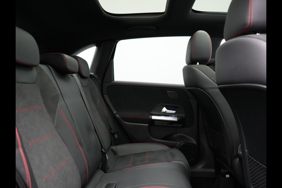 Mercedes-Benz B-Klasse 250 e Business Solution AMG Limited Plug In Hybrid 218pk Dealer O.H. PHEV | Trekhaak Af Fabriek | Panodak | Adaptive Cruise | 360 Camera | Alcantara Sportstoelen Verwarmd | Widescreen Navi | Apple Carplay | Sfeerverlichting | Blis | Virtual | DAB |