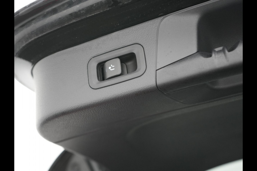 Mercedes-Benz B-Klasse 250 e Business Solution AMG Limited Plug In Hybrid 218pk Dealer O.H. PHEV | Trekhaak Af Fabriek | Panodak | Adaptive Cruise | 360 Camera | Alcantara Sportstoelen Verwarmd | Widescreen Navi | Apple Carplay | Sfeerverlichting | Blis | Virtual | DAB |