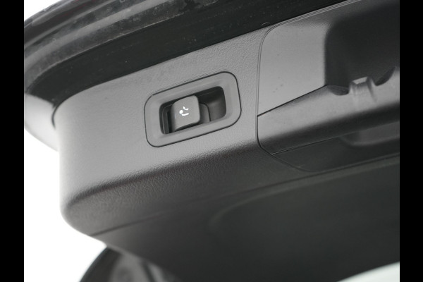 Mercedes-Benz B-Klasse 250 e Business Solution AMG Limited Plug In Hybrid 218pk Dealer O.H. PHEV | Trekhaak Af Fabriek | Panodak | Adaptive Cruise | 360 Camera | Alcantara Sportstoelen Verwarmd | Widescreen Navi | Apple Carplay | Sfeerverlichting | Blis | Virtual | DAB |