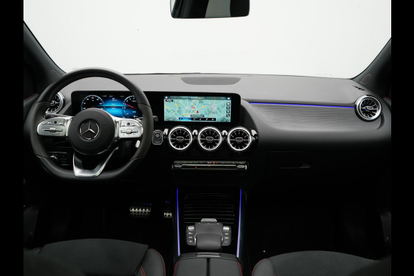 Mercedes-Benz B-Klasse 250 e Business Solution AMG Limited Plug In Hybrid 218pk Dealer O.H. PHEV | Trekhaak Af Fabriek | Panodak | Adaptive Cruise | 360 Camera | Alcantara Sportstoelen Verwarmd | Widescreen Navi | Apple Carplay | Sfeerverlichting | Blis | Virtual | DAB |
